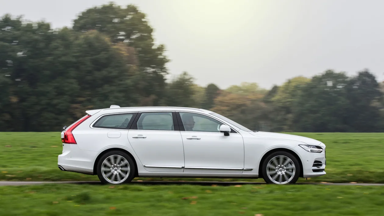 Volvo V90 Recharge PHEV T6